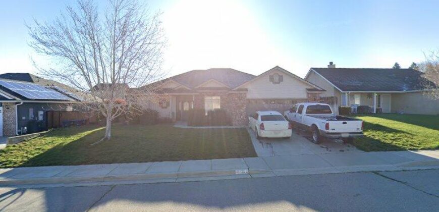 1320 SCARLET OAK DR TEHACHAPI, KERN, CA 93561