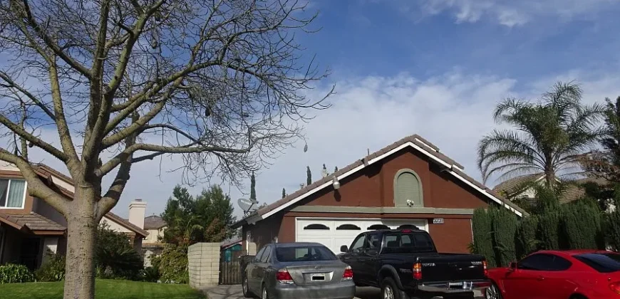 17068 HOLGUIN CT FONTANA, SAN BERNARDINO, CA 92336