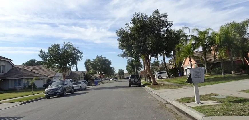 17068 HOLGUIN CT FONTANA, SAN BERNARDINO, CA 92336