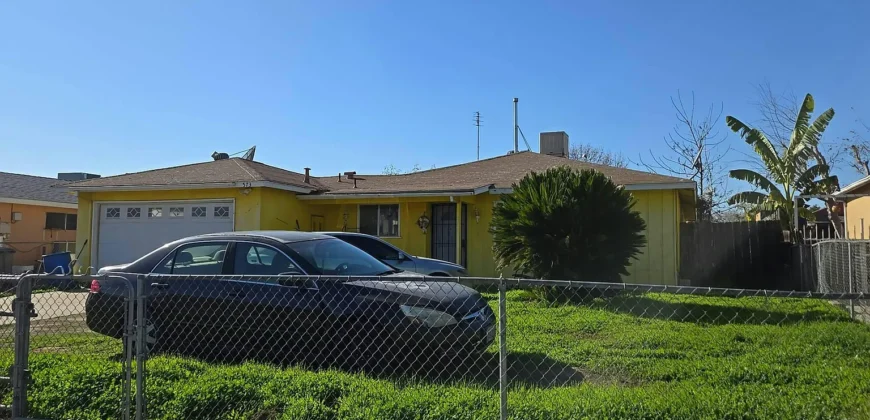 573 N KERN AVE FARMERSVILLE, TULARE, CA 93223