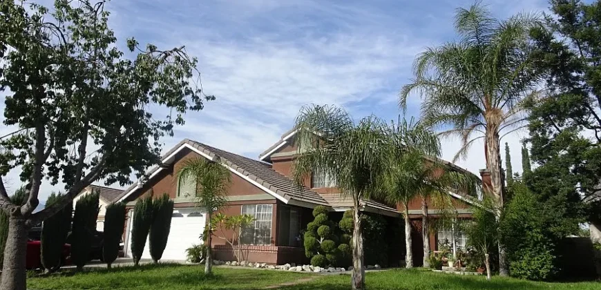 17068 HOLGUIN CT FONTANA, SAN BERNARDINO, CA 92336