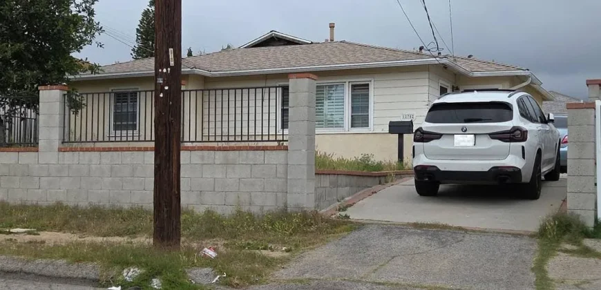 12782 BORDEN AVE, SYLMAR, CA 91342